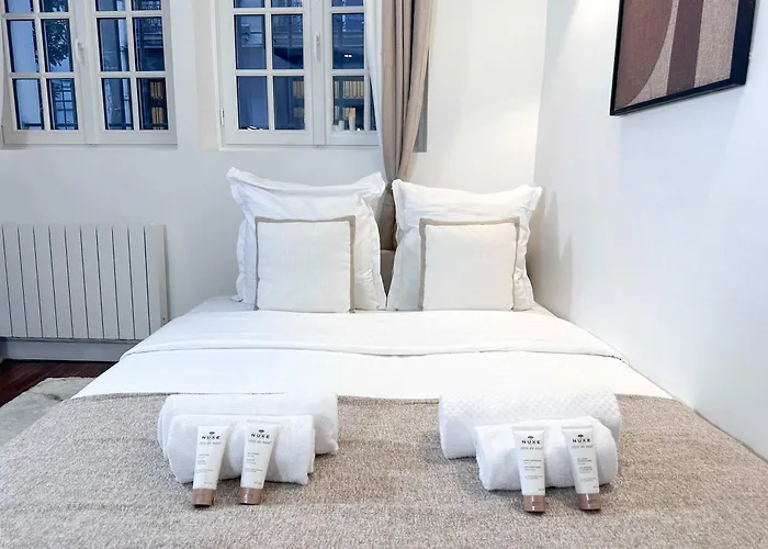 Stylish Studio In Le Marais