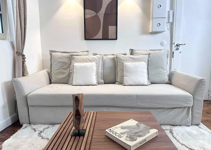 Stylish Studio In Le Marais